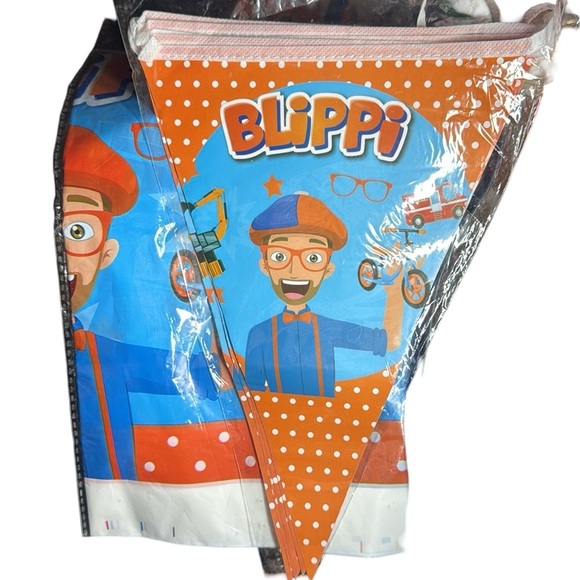 Blippi Party Decor Set:‎ Cups, Tablecloth, Napkins, Spoons, Invitations & Bags - Picture 6 of 6
